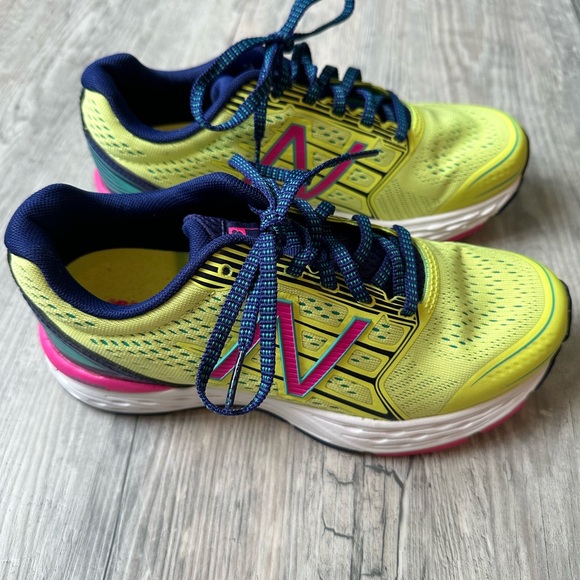 NWOT New Balance Sneakers - Picture 7 of 12